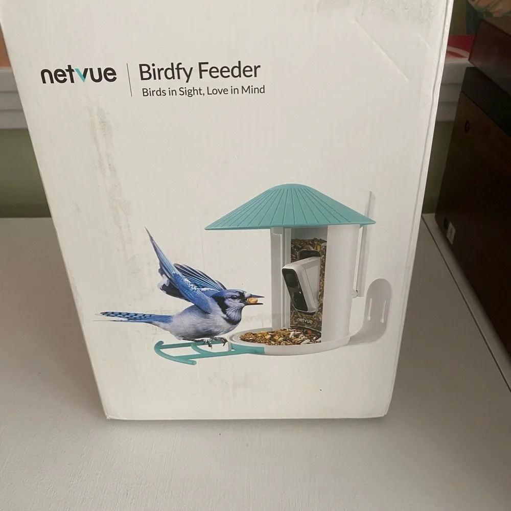 New in Box/Never used  Net-Vue Birdfy Smart Bird Feeder with Camera